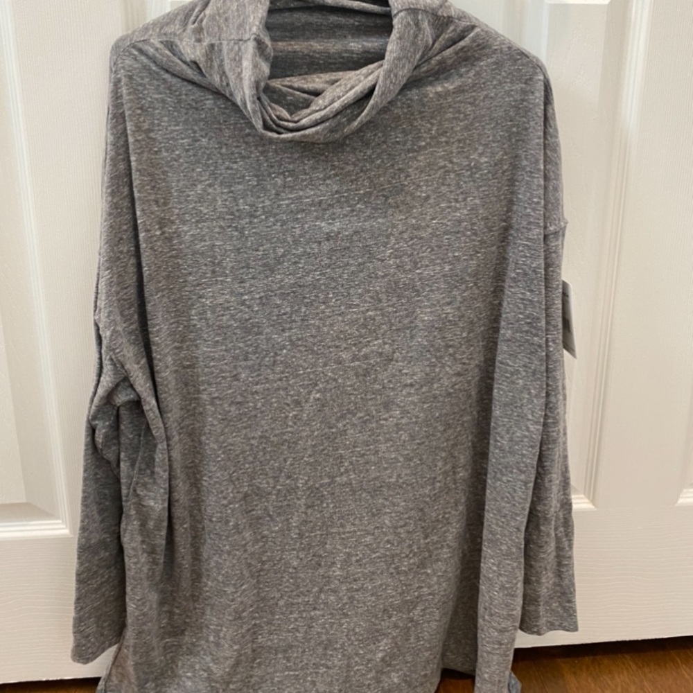 Free People long sleeve shirt size XS.